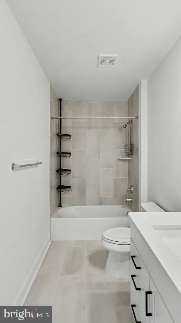 43595 FARRINGDON SQUARE Broadlands, VA 20148