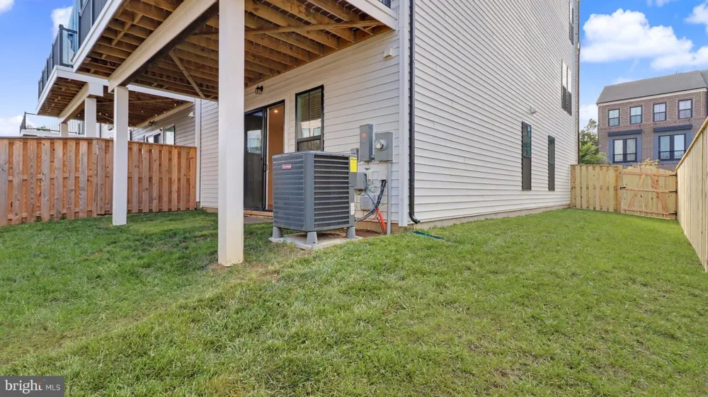 43595 FARRINGDON SQUARE Broadlands, VA 20148