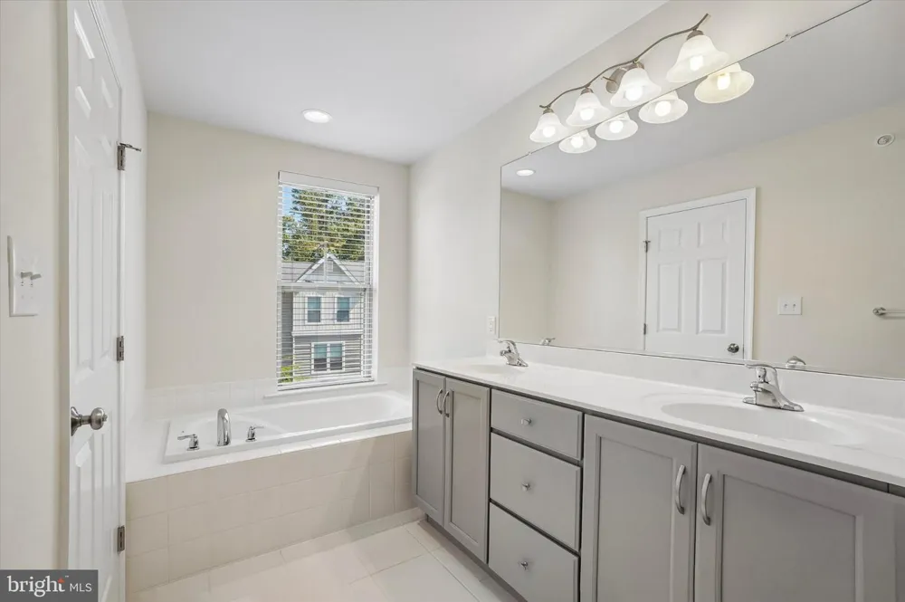 23 TREYBURN DRIVE Paoli, PA 19301