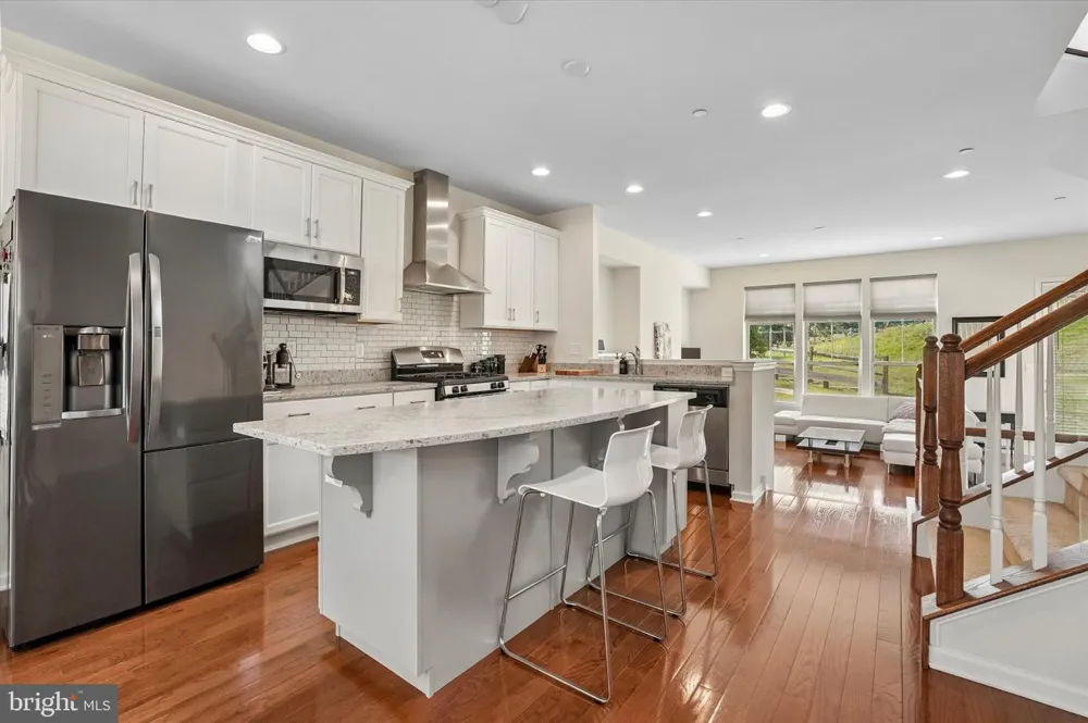 23 TREYBURN DRIVE Paoli, PA 19301