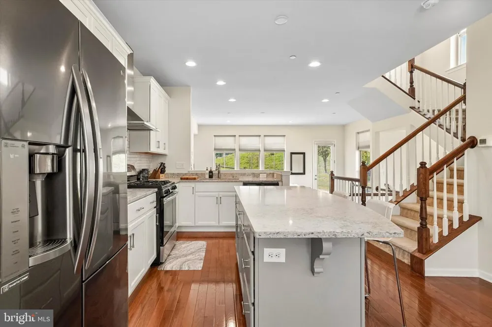 23 TREYBURN DRIVE Paoli, PA 19301
