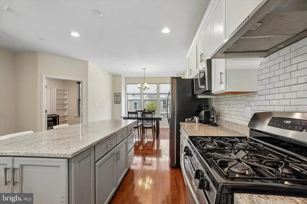 23 TREYBURN DRIVE Paoli, PA 19301
