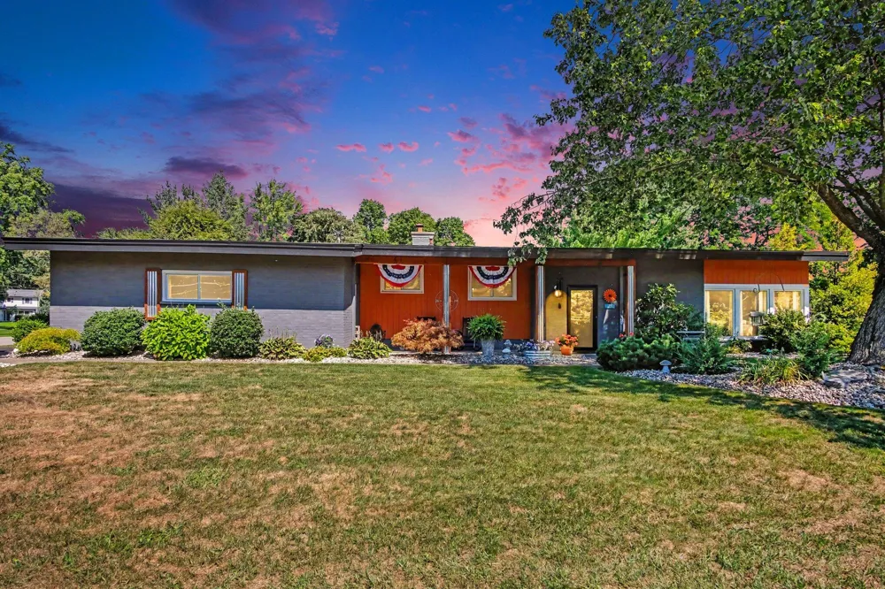 6230 Blythefield Avenue NE Rockford, MI 49341
