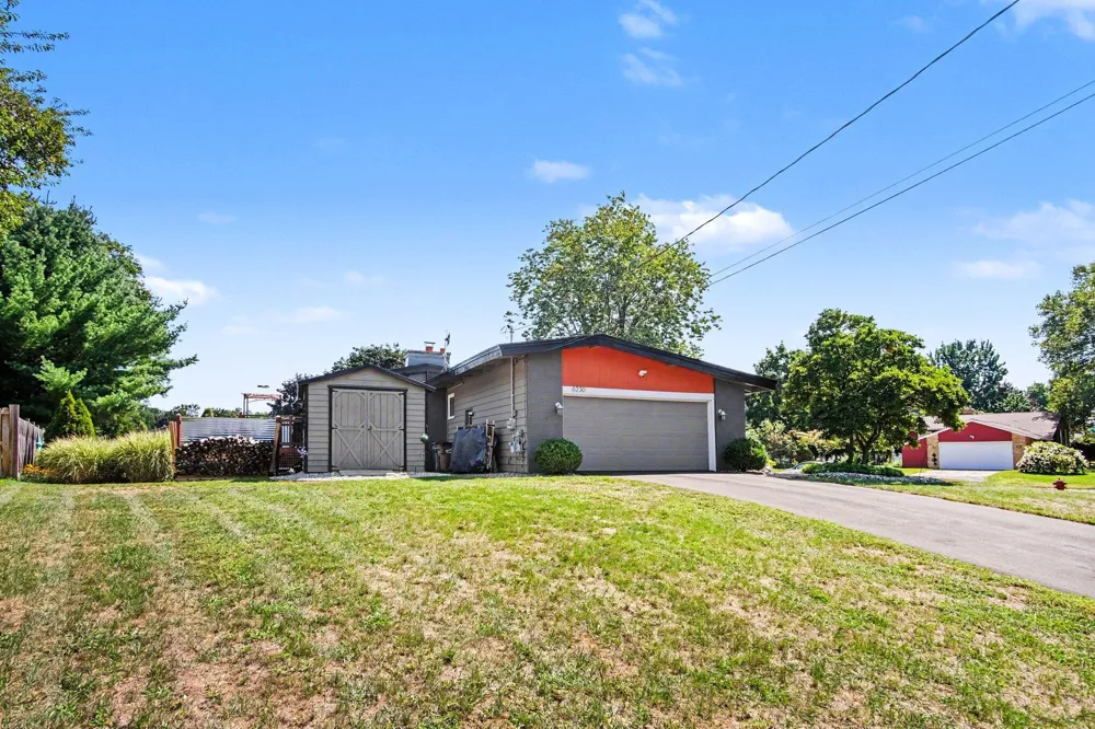 6230 Blythefield Avenue NE Rockford, MI 49341