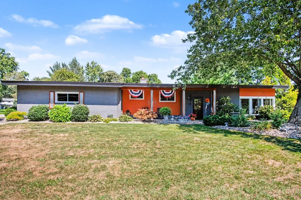 6230 Blythefield Avenue NE Rockford, MI 49341