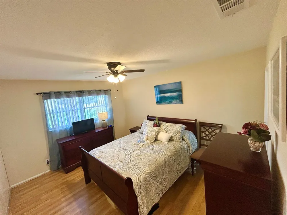 2811 Ashley Drive W #E West Palm Beach, FL 33415