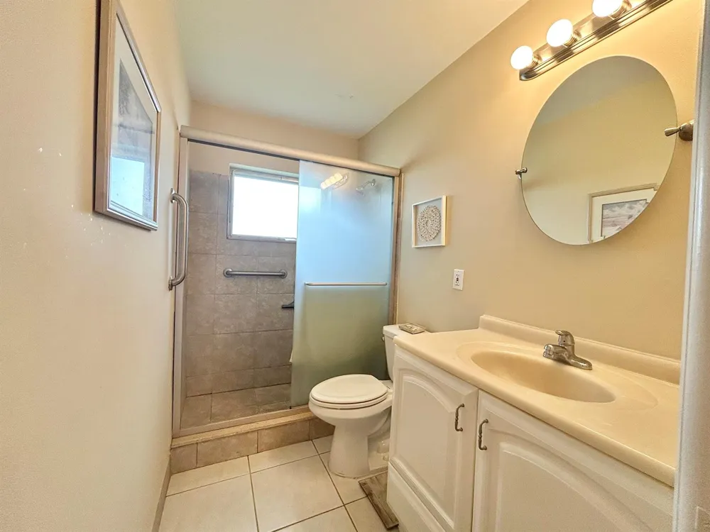 2811 Ashley Drive W #E West Palm Beach, FL 33415