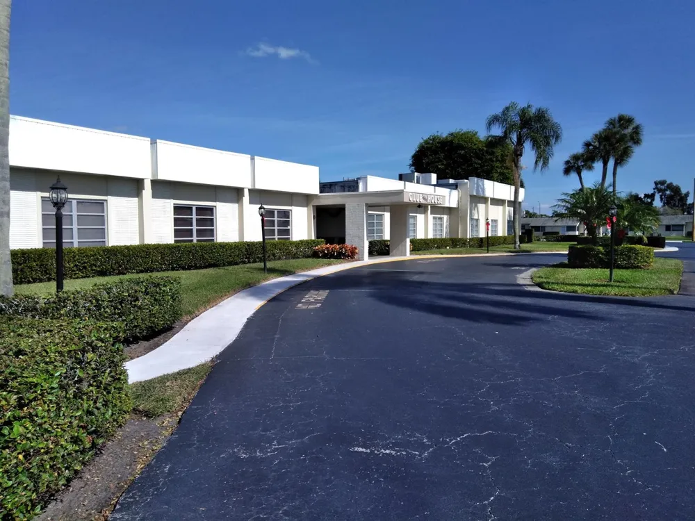 2811 Ashley Drive W #E West Palm Beach, FL 33415
