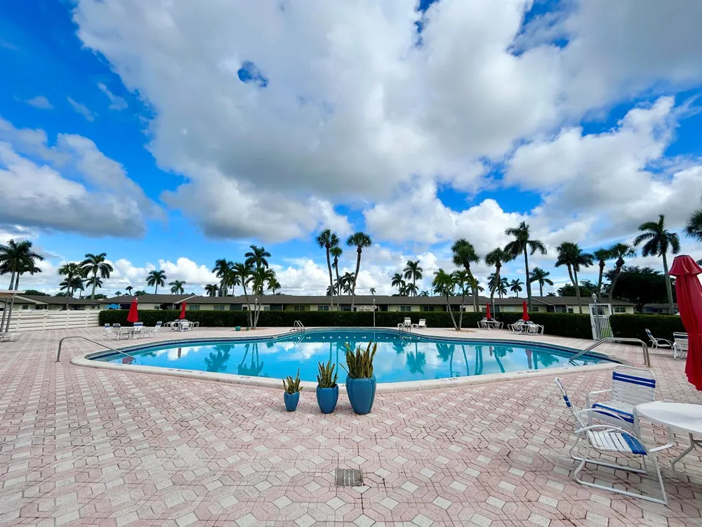 2811 Ashley Drive W #E West Palm Beach, FL 33415