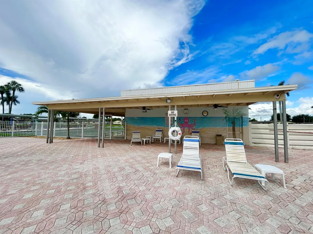 2811 Ashley Drive W #E West Palm Beach, FL 33415