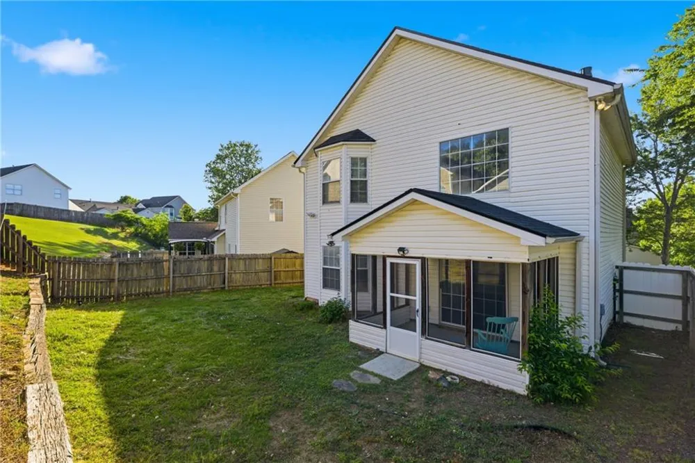 702 River Hill Dr Lawrenceville, GA 30046
