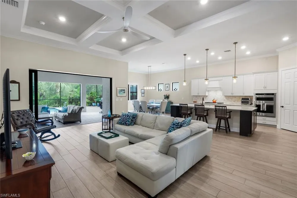 9527 Curlew Drive Naples, FL 34120