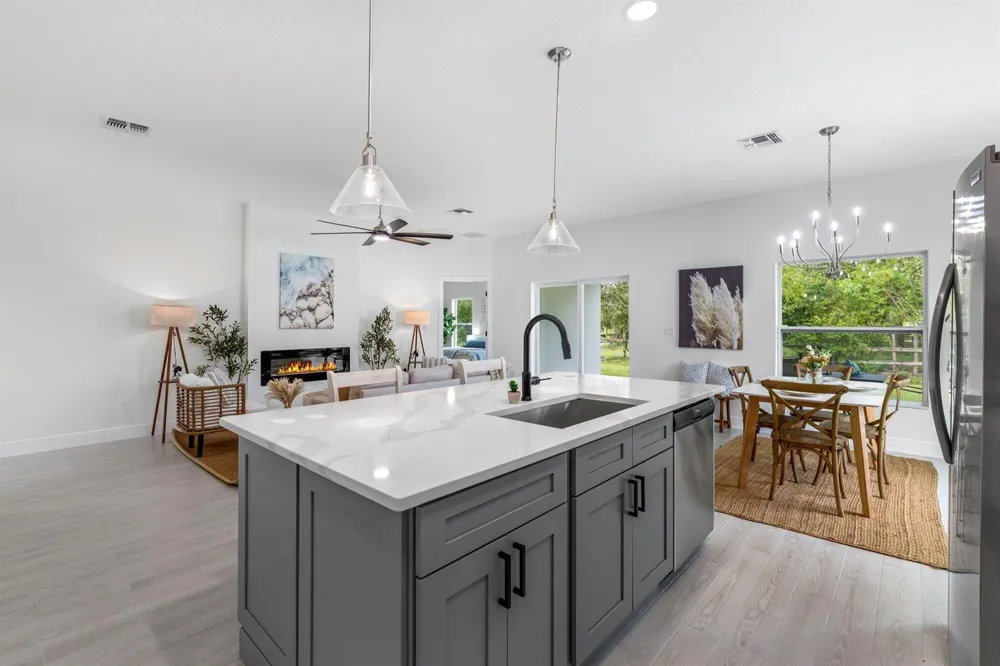 8115 104TH AVENUE Vero Beach, FL 32967