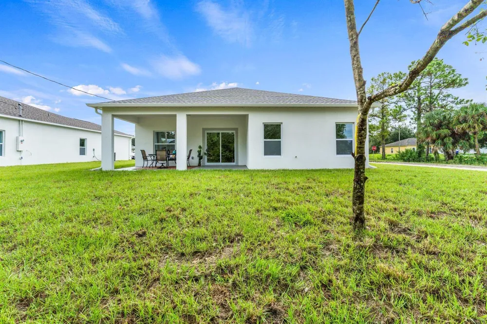 8115 104TH AVENUE Vero Beach, FL 32967