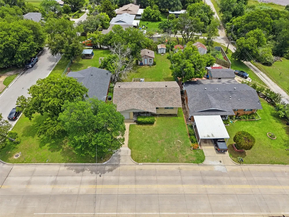4304 Hodgkins Road Lake Worth, TX 76135