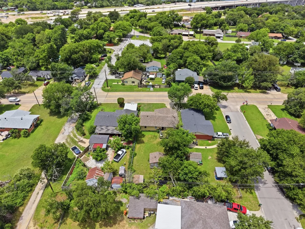 4304 Hodgkins Road Lake Worth, TX 76135