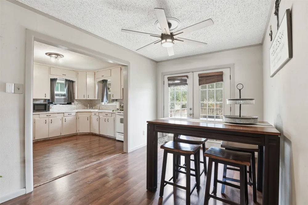 4304 Hodgkins Road Lake Worth, TX 76135