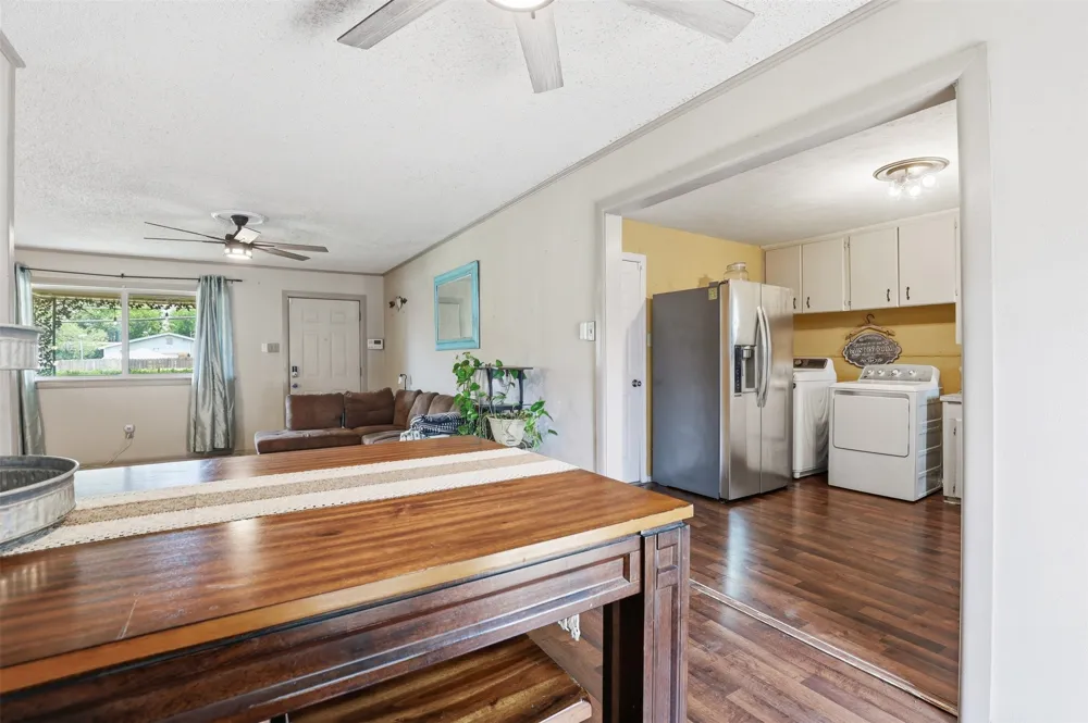 4304 Hodgkins Road Lake Worth, TX 76135