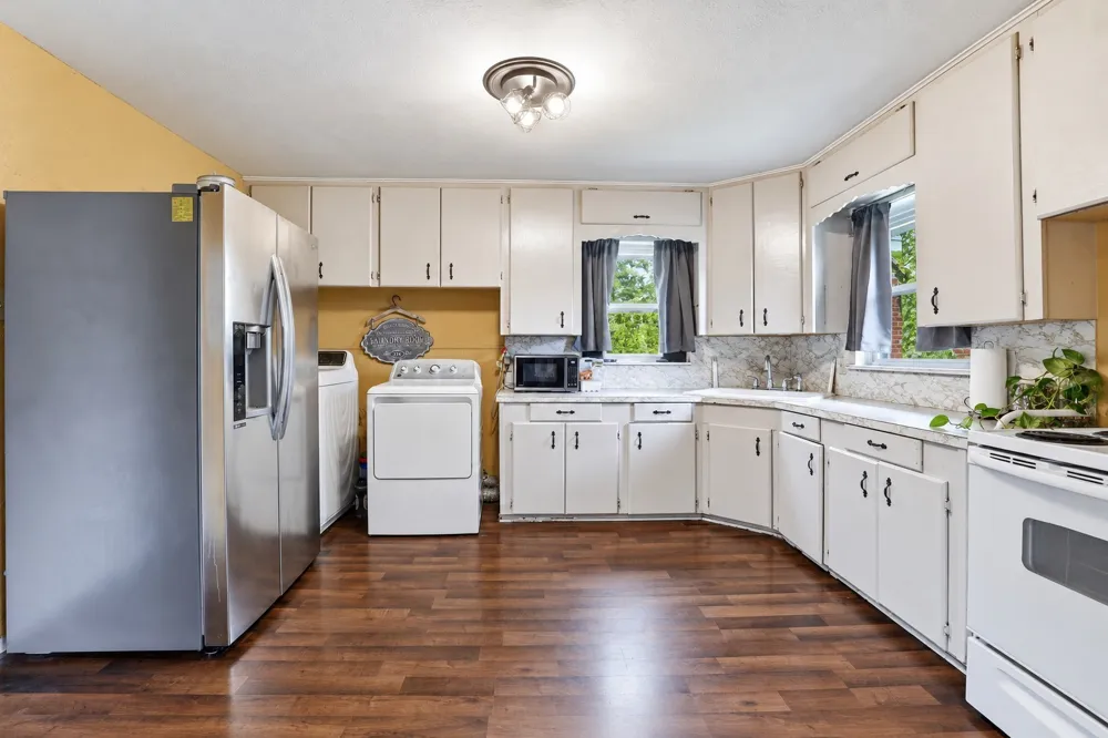 4304 Hodgkins Road Lake Worth, TX 76135