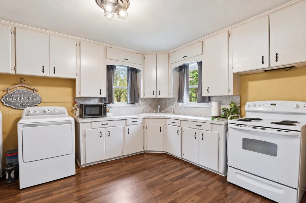 4304 Hodgkins Road Lake Worth, TX 76135