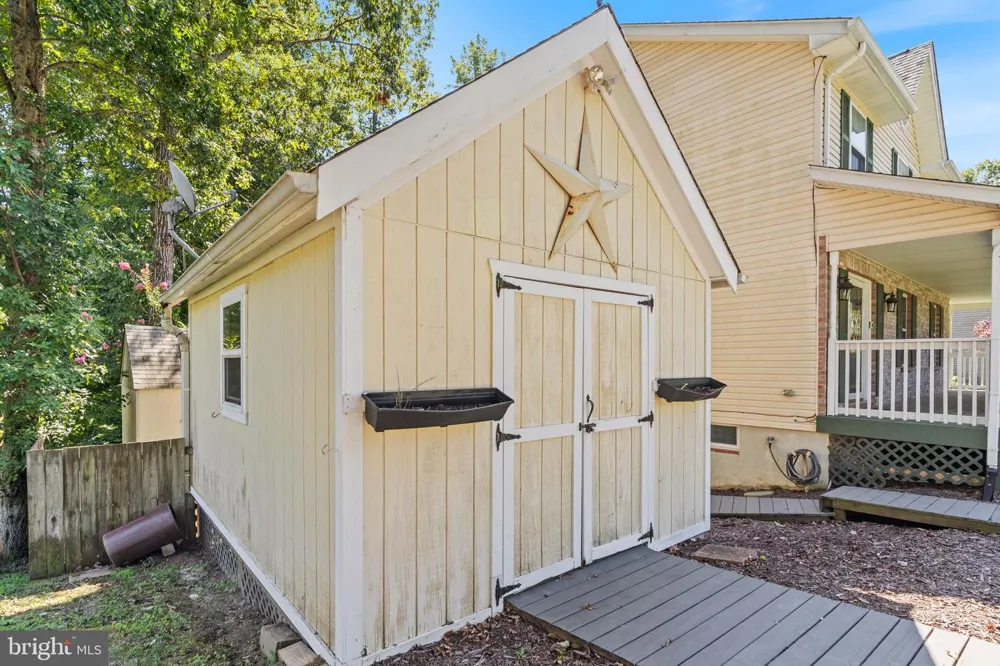 701 HICKOK TRL Lusby, MD 20657