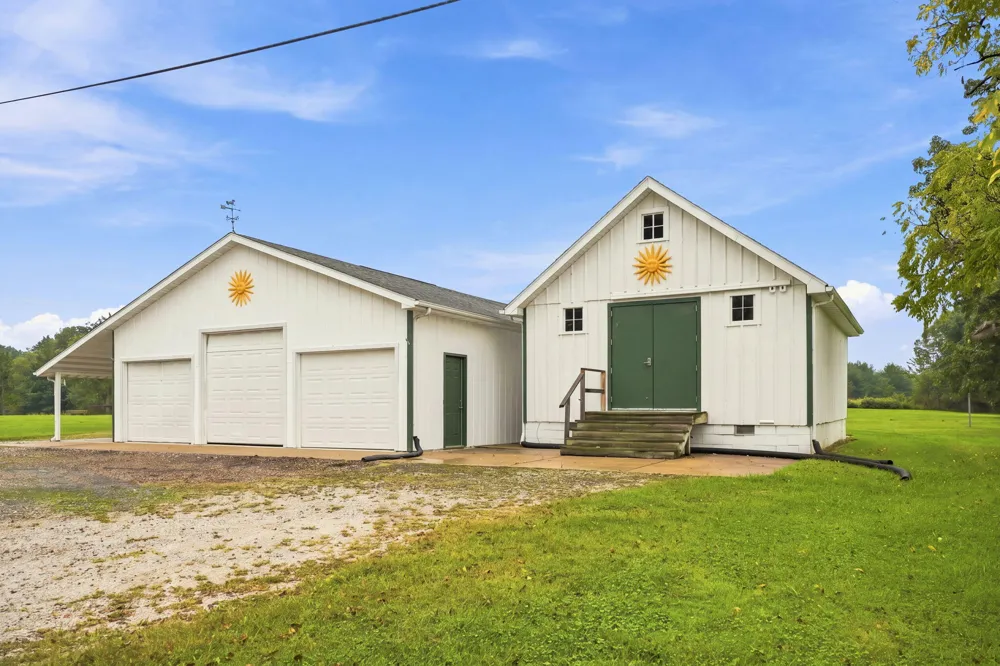 18944 S Lakeside Road New Buffalo, MI 49117
