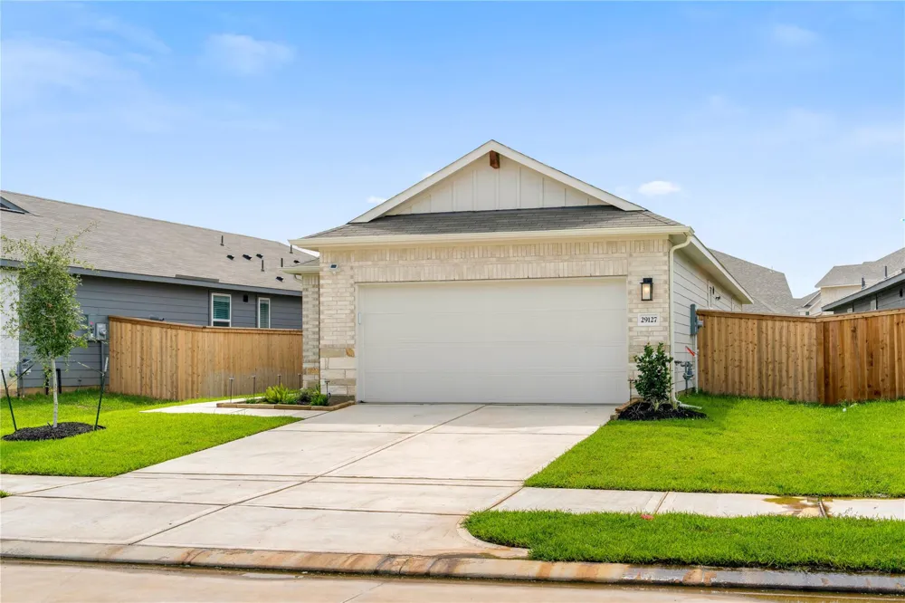 29127 Samuel Gardens Court Waller, TX 77484