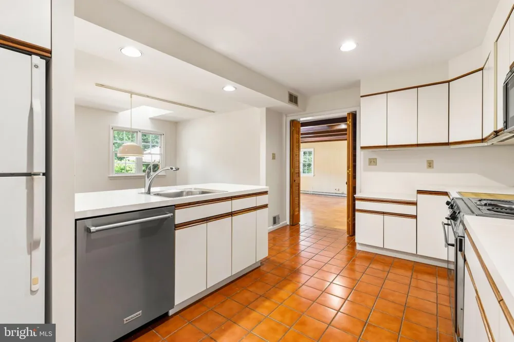 1051 KIPLING ROAD Jenkintown, PA 19046