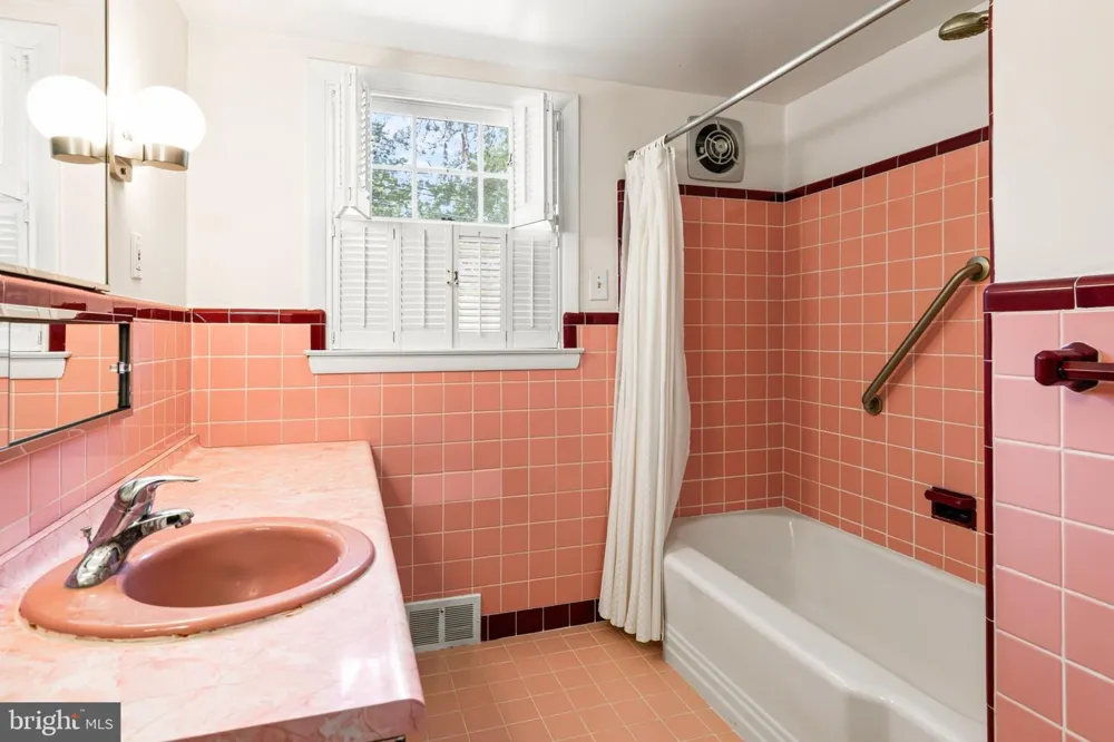 1051 KIPLING ROAD Jenkintown, PA 19046