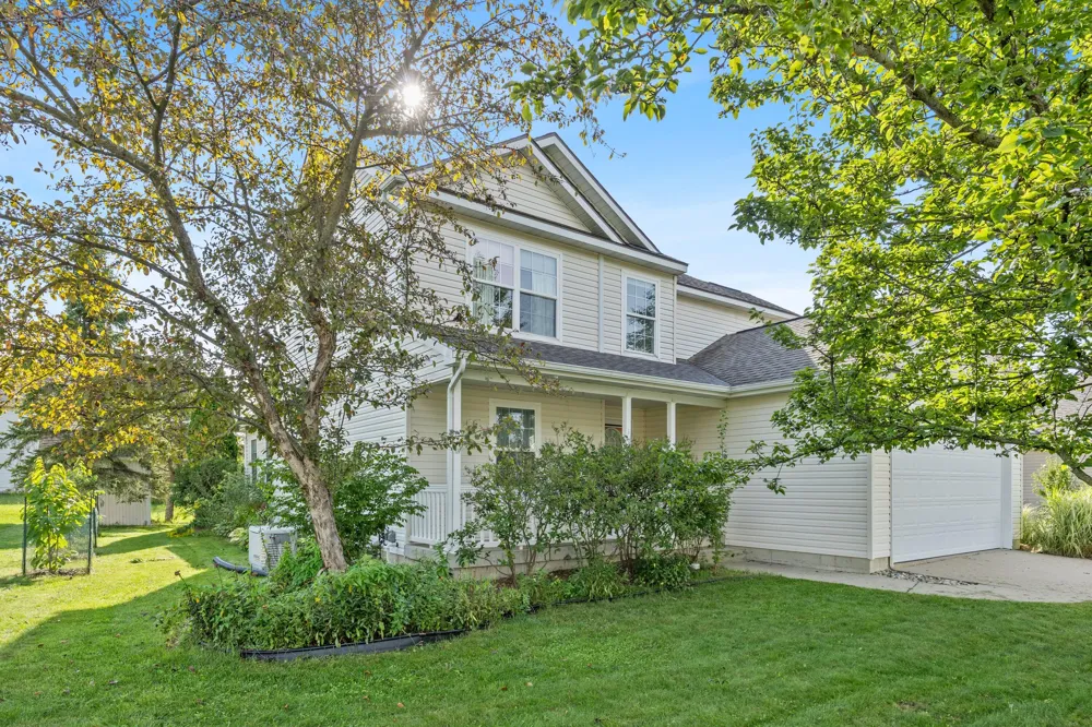 1588 Gander Hill Drive Holt, MI 48842
