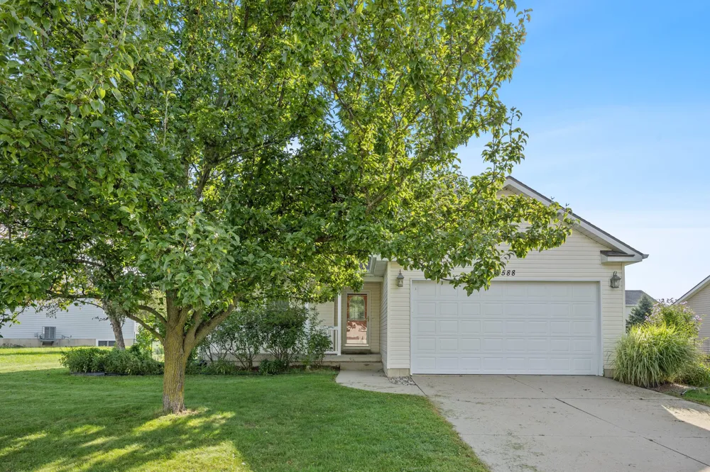 1588 Gander Hill Drive Holt, MI 48842