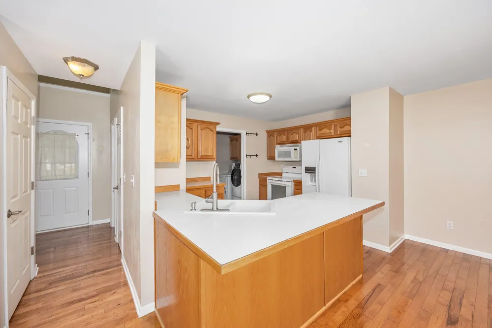1588 Gander Hill Drive Holt, MI 48842