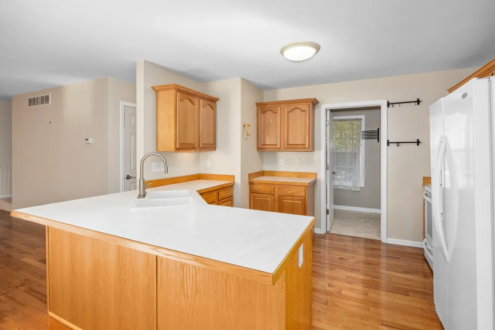 1588 Gander Hill Drive Holt, MI 48842