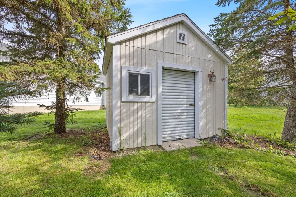 1588 Gander Hill Drive Holt, MI 48842