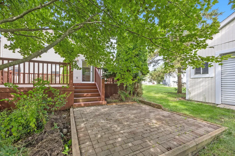 1588 Gander Hill Drive Holt, MI 48842