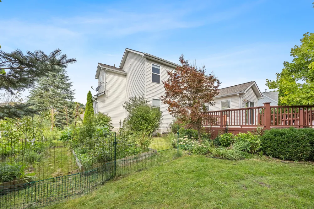1588 Gander Hill Drive Holt, MI 48842