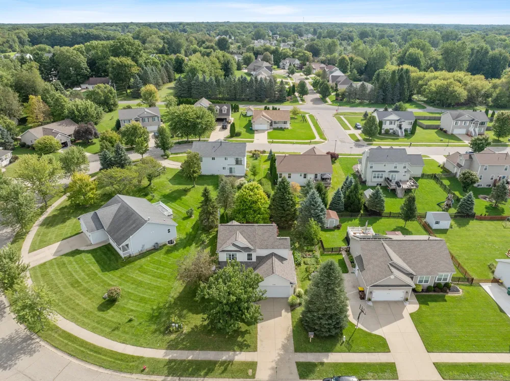 1588 Gander Hill Drive Holt, MI 48842