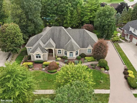 8804 Tournament Drive