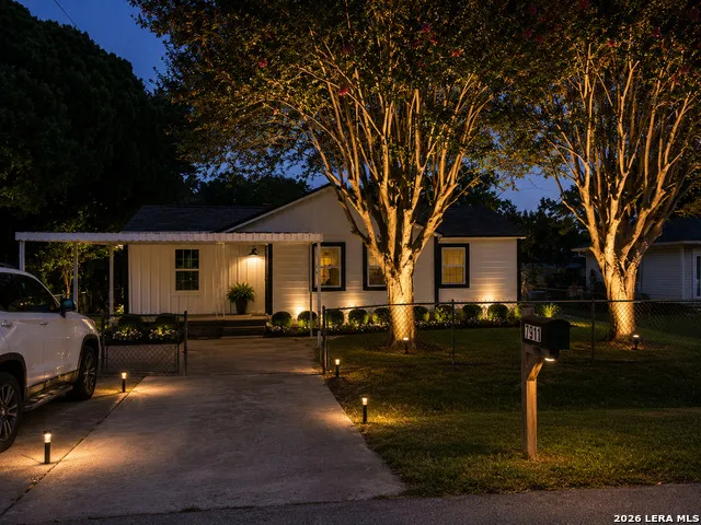 7911 Carolwood Dr Houston, TX 77028