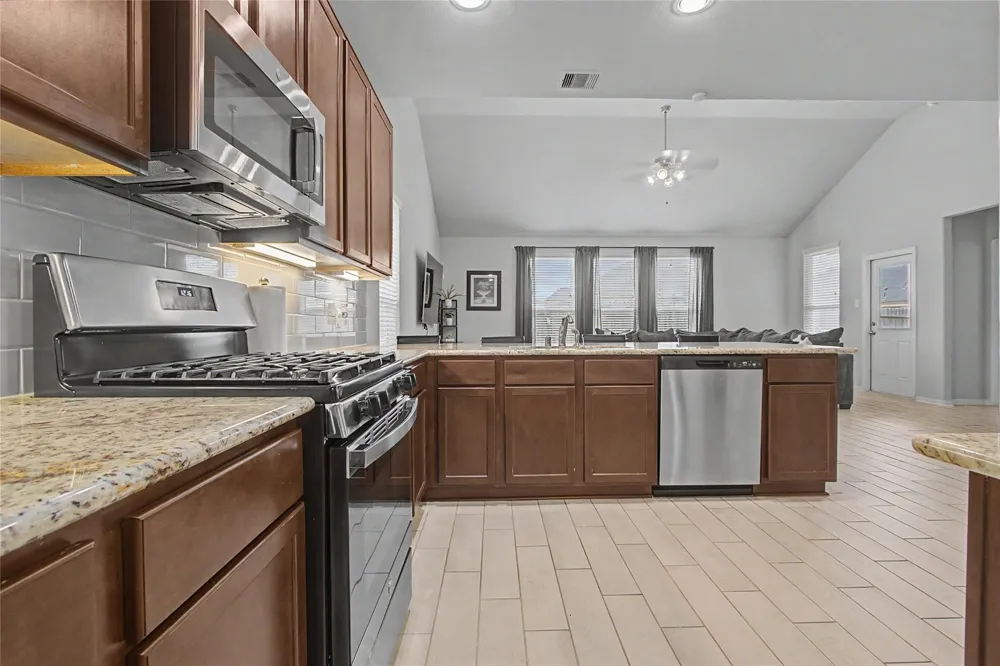 108 Highland Prairie Way Waller, TX 77484