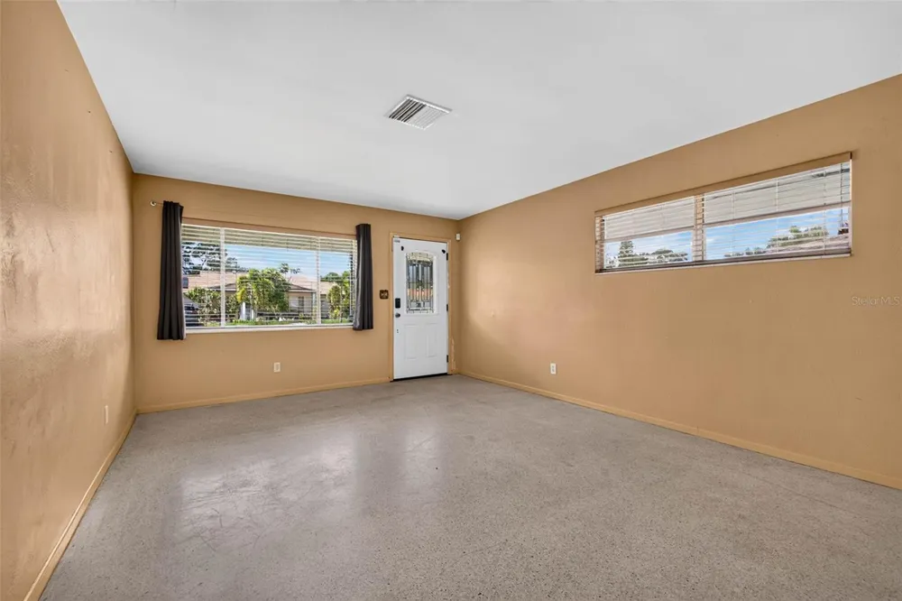 6549 21ST STREET St Petersburg, FL 33702