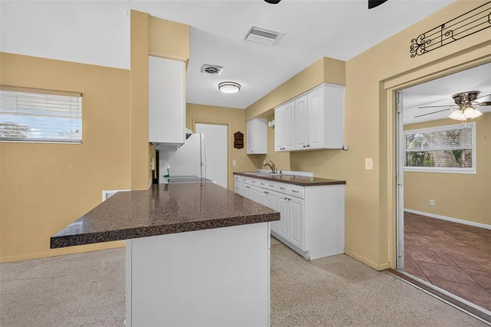 6549 21ST STREET St Petersburg, FL 33702