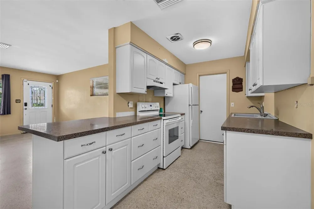 6549 21ST STREET St Petersburg, FL 33702