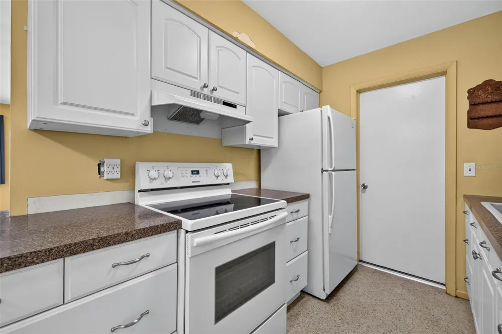 6549 21ST STREET St Petersburg, FL 33702
