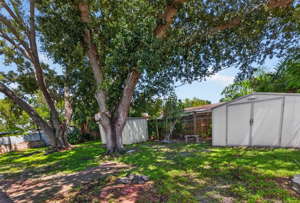 6549 21ST STREET St Petersburg, FL 33702