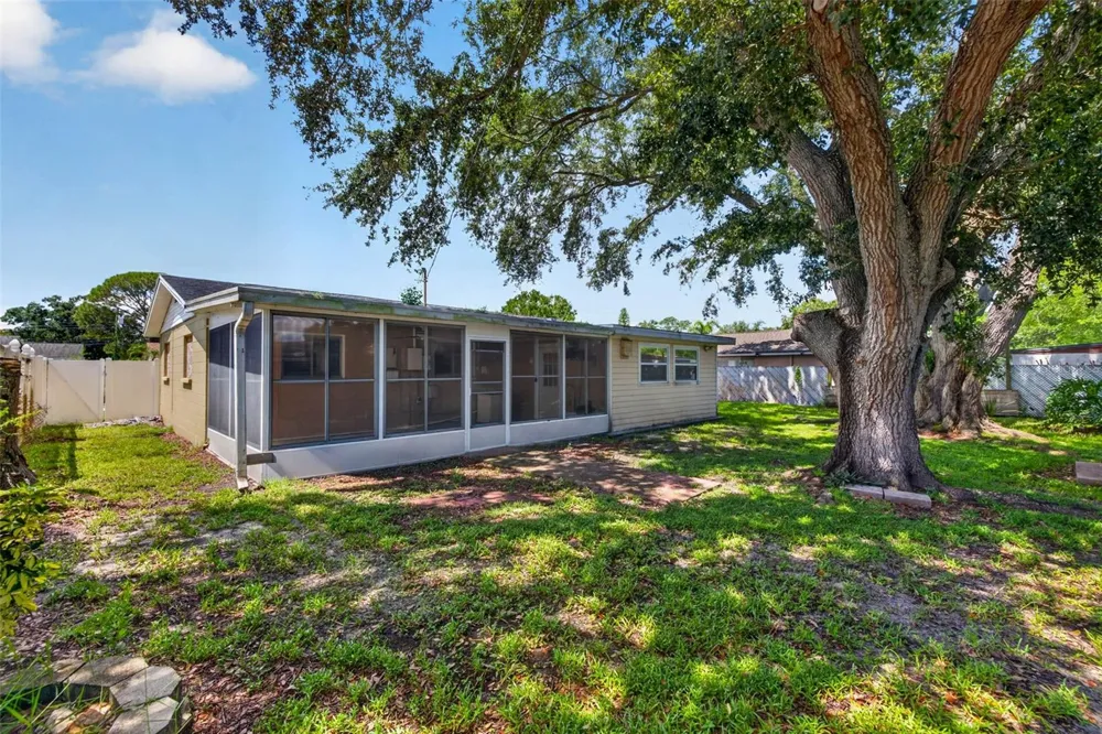 6549 21ST STREET St Petersburg, FL 33702