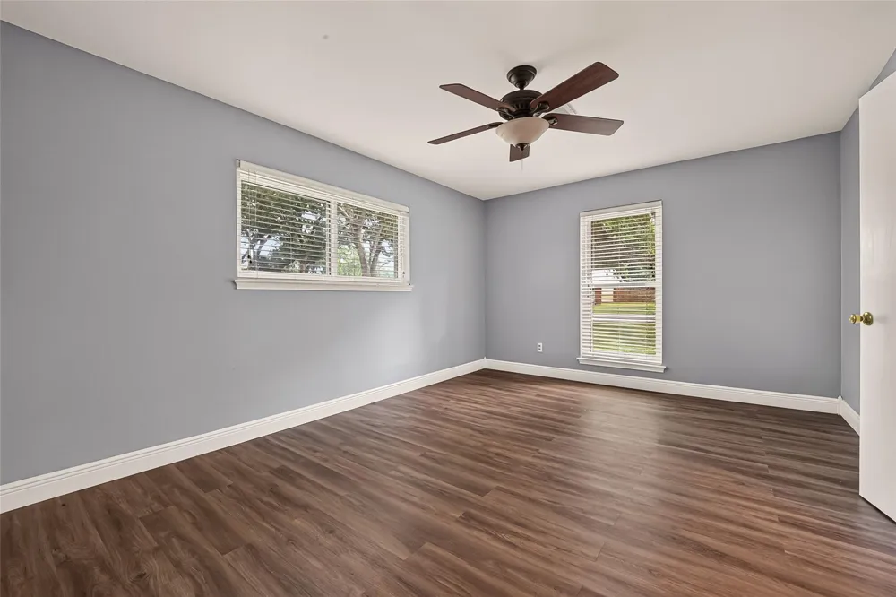 114 E Wildwinn Drive Alvin, TX 77511