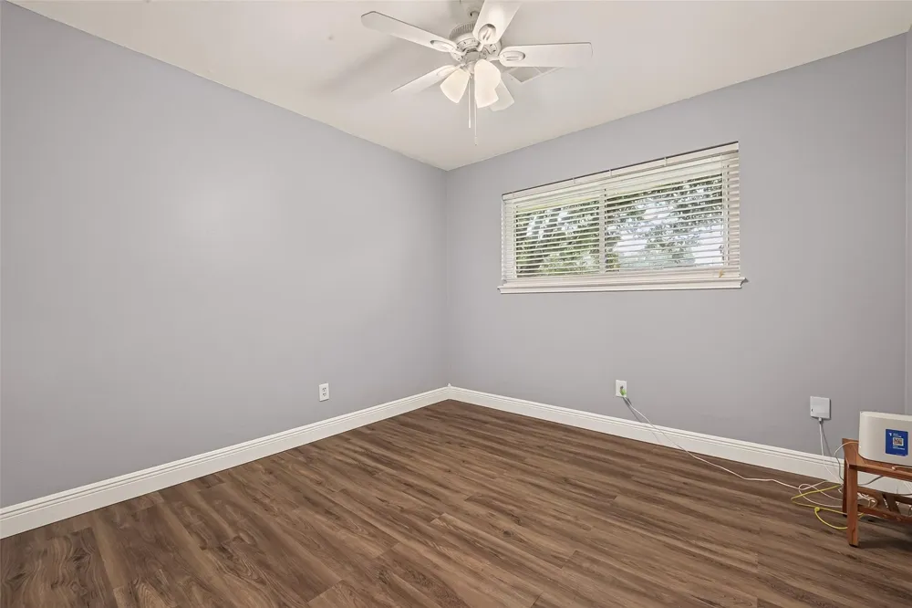 114 E Wildwinn Drive Alvin, TX 77511