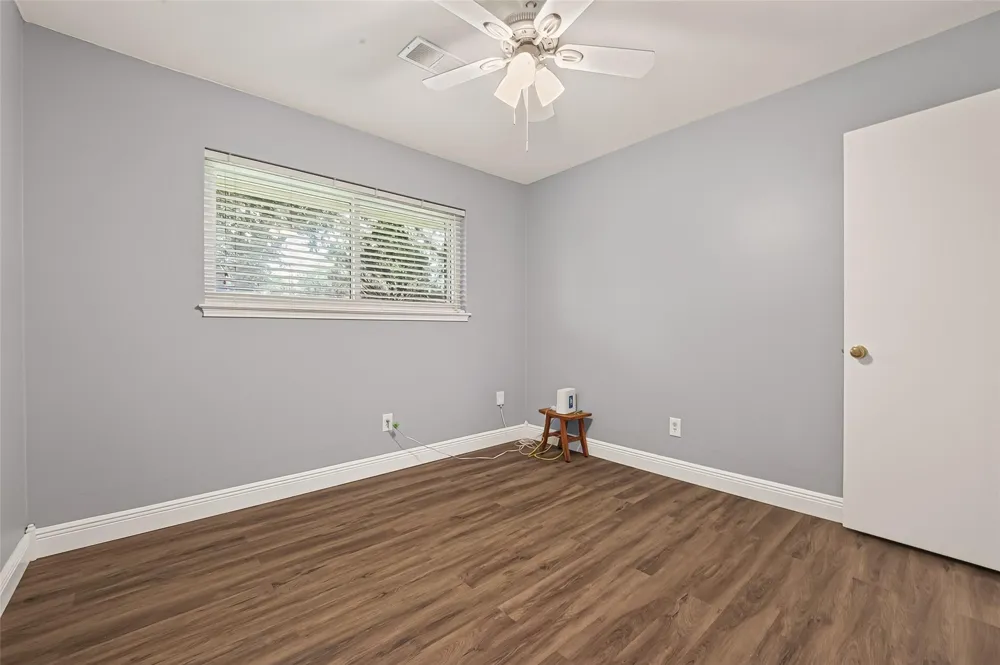 114 E Wildwinn Drive Alvin, TX 77511