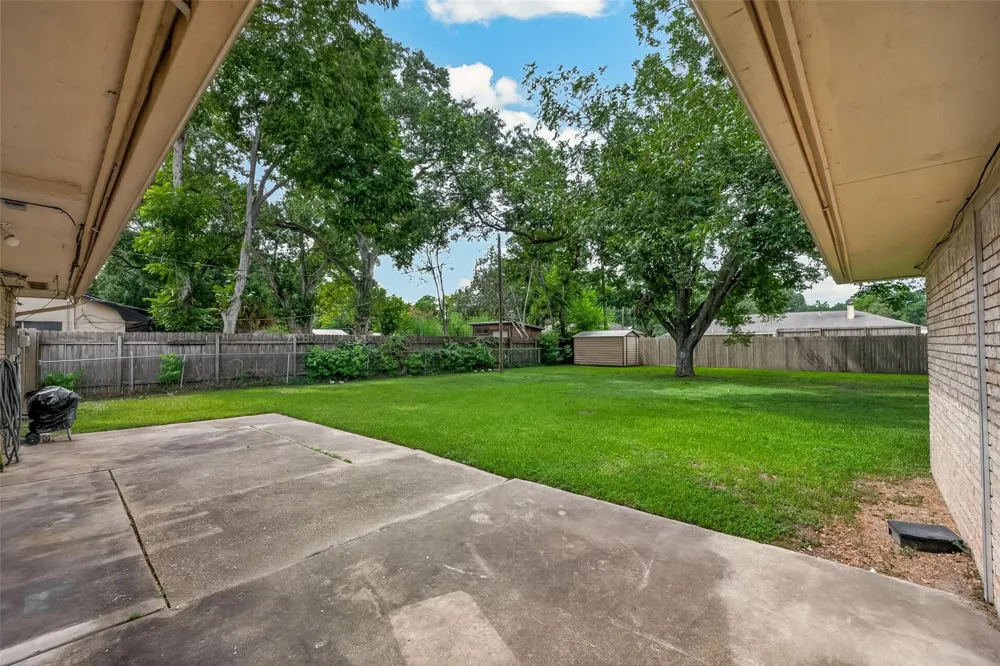 114 E Wildwinn Drive Alvin, TX 77511